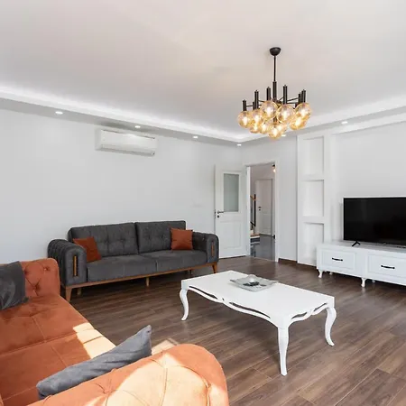 Villa Capital *